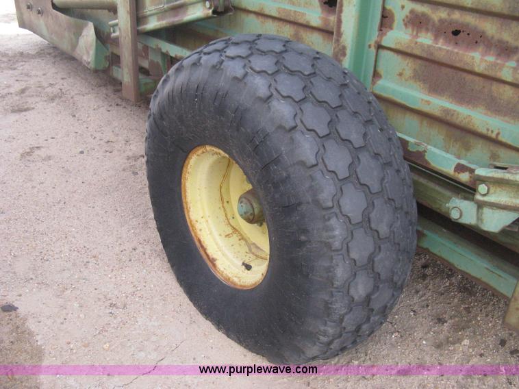 image for item E3018 John Deere 200 stack wagon