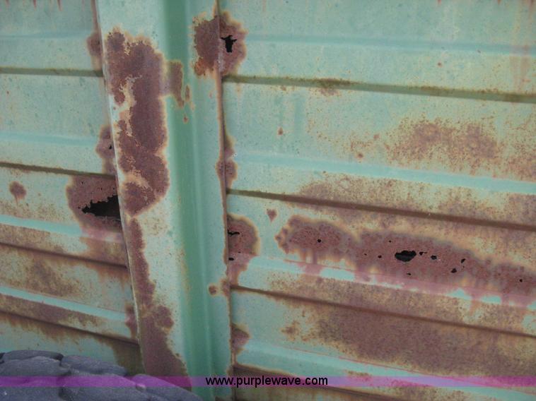 image for item E3018 John Deere 200 stack wagon