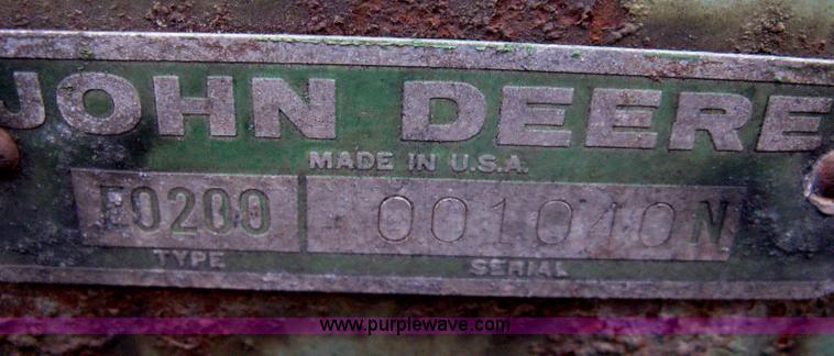 image for item E3018 John Deere 200 stack wagon