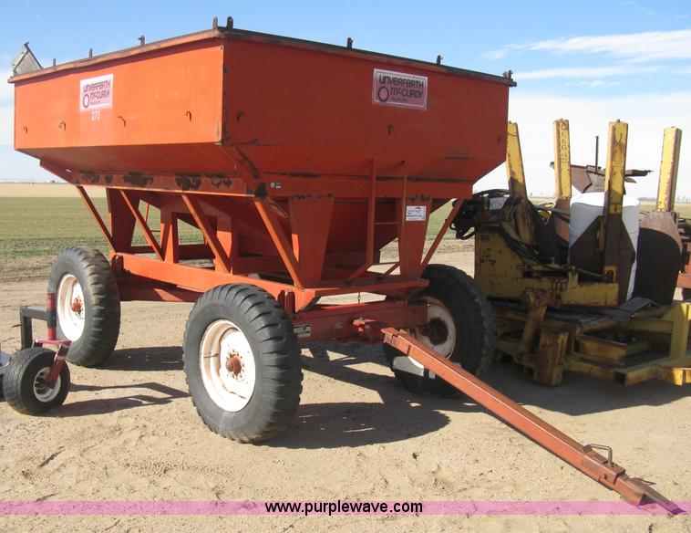 image for item E3019 Unverferth McCurdy 275 gravity wagon