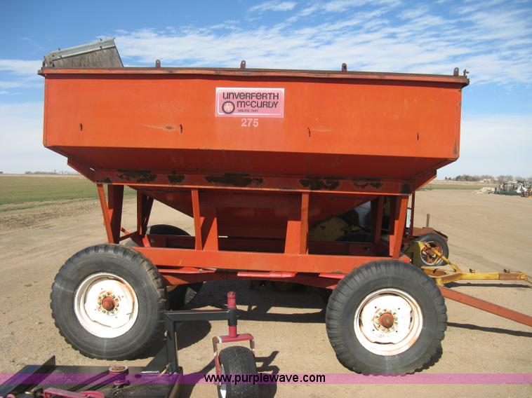 image for item E3019 Unverferth McCurdy 275 gravity wagon