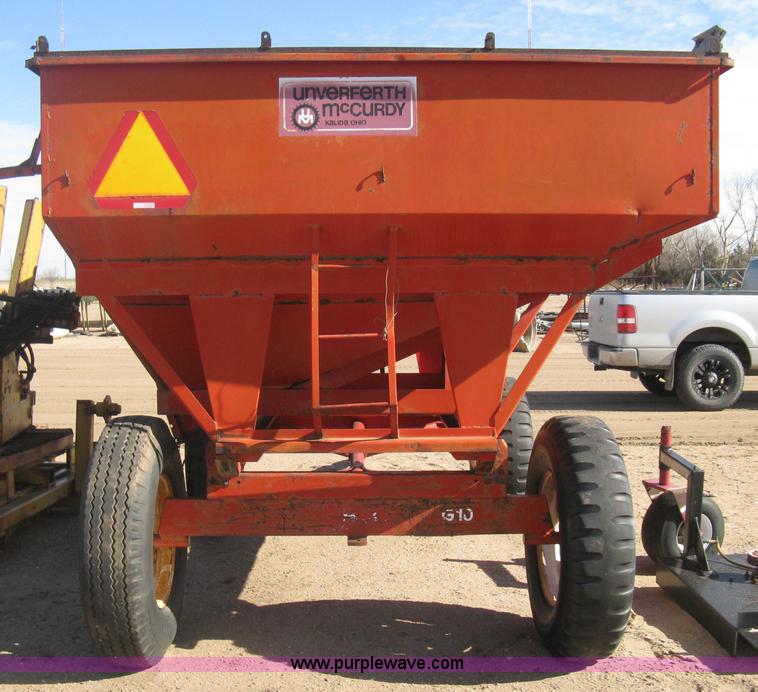 image for item E3019 Unverferth McCurdy 275 gravity wagon