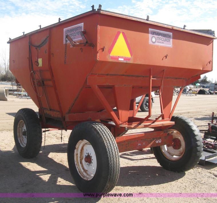 image for item E3019 Unverferth McCurdy 275 gravity wagon