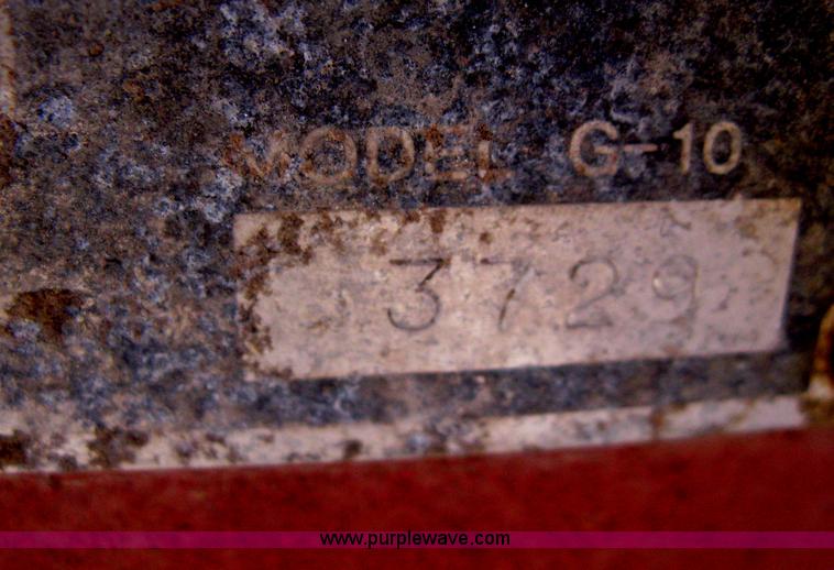 image for item E3019 Unverferth McCurdy 275 gravity wagon