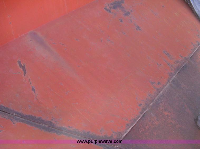 image for item E3019 Unverferth McCurdy 275 gravity wagon