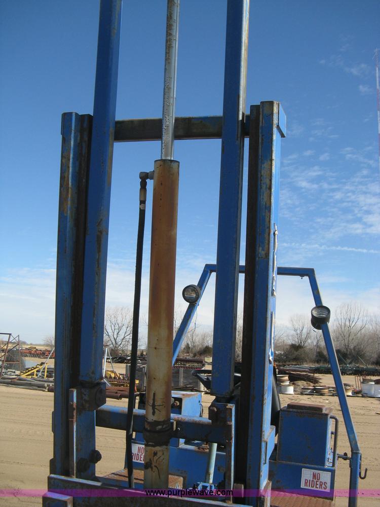 image for item E3020 Princeton PB40 piggyback forklift