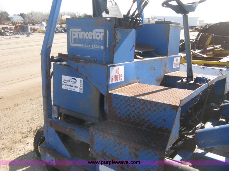 image for item E3020 Princeton PB40 piggyback forklift