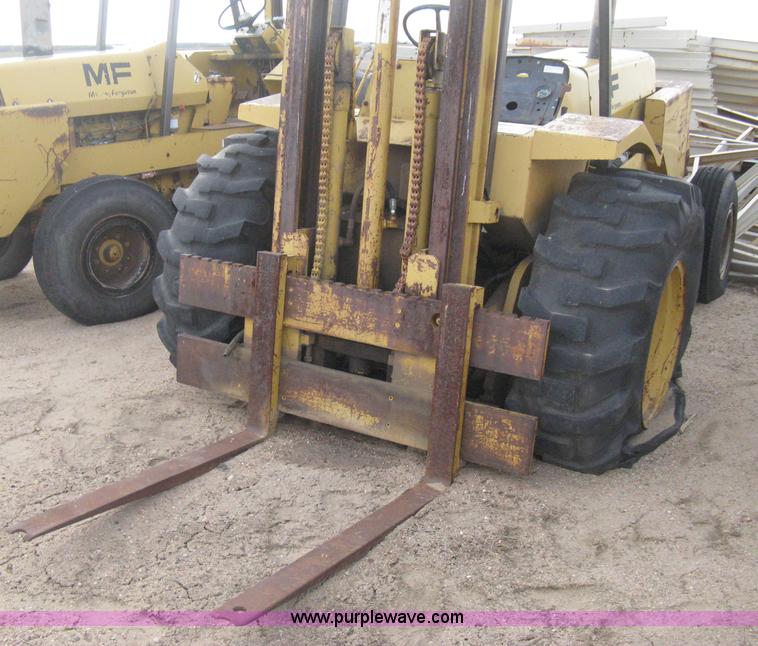 image for item E3022 Massey Ferguson H50 rough terrain forklift