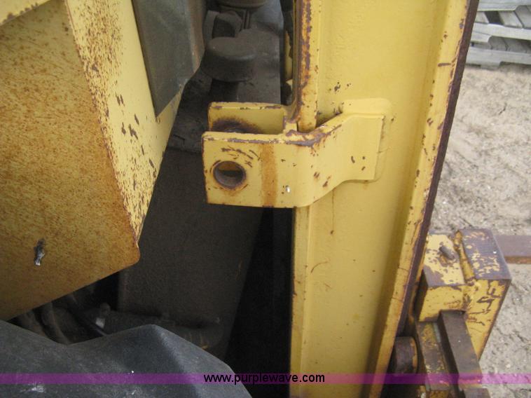 image for item E3022 Massey Ferguson H50 rough terrain forklift