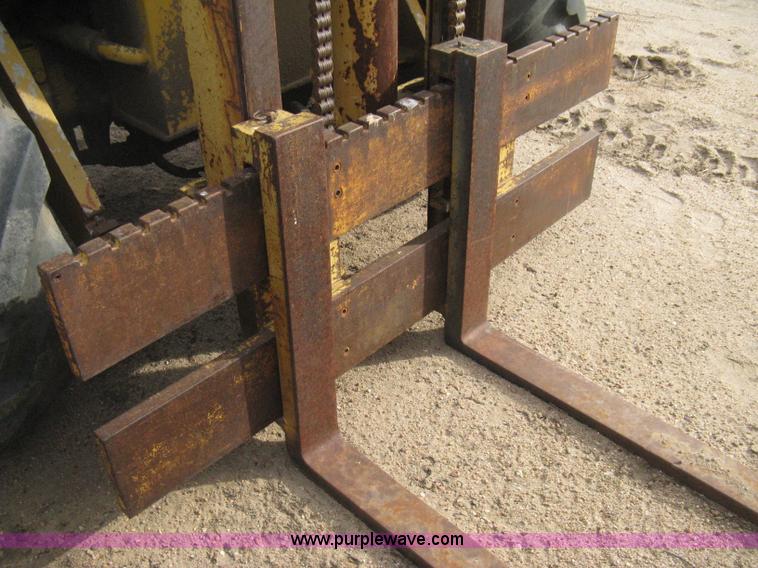 image for item E3023 Massey Ferguson H50 rough terrain forklift