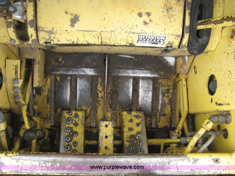 image for item E3024 New Holland L785 skid steer