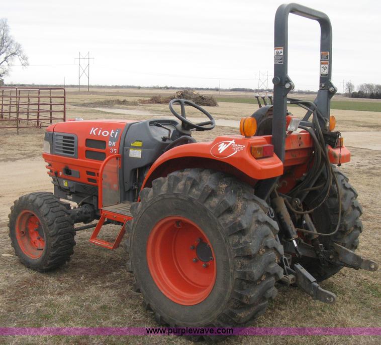 image for item E3027 Kioti DK35 MFWD tractor