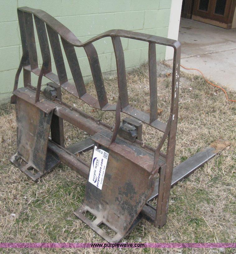 image for item E3028 Bradco pallet fork skid steer attachment