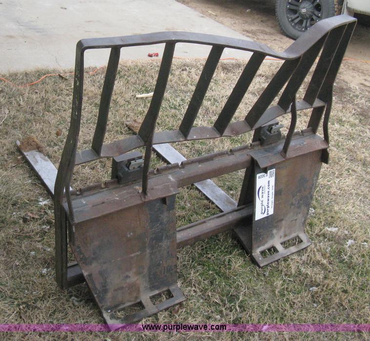 image for item E3028 Bradco pallet fork skid steer attachment