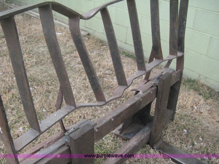 image for item E3028 Bradco pallet fork skid steer attachment