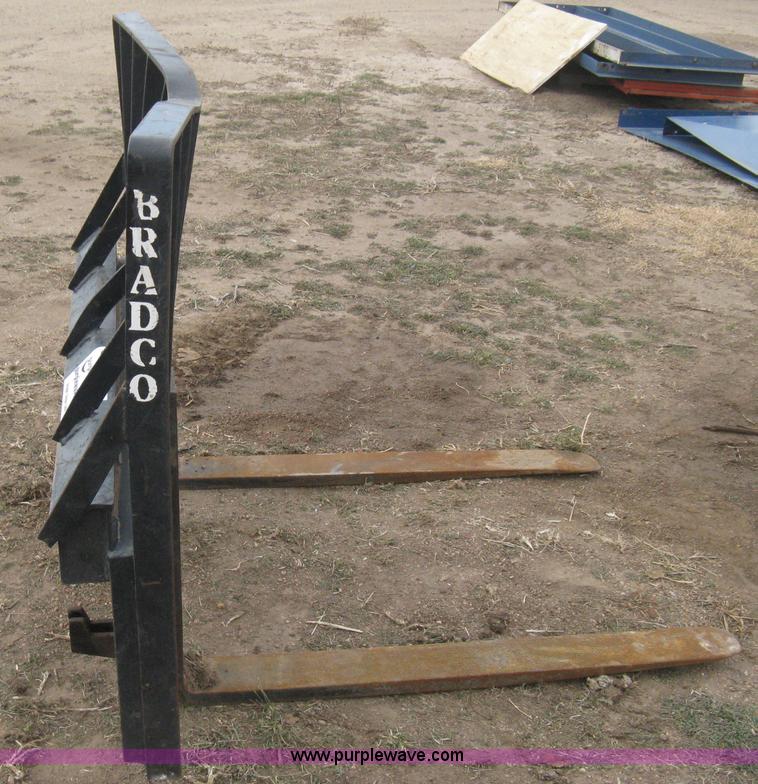 image for item E3029 Bradco pallet fork skid steer attachment