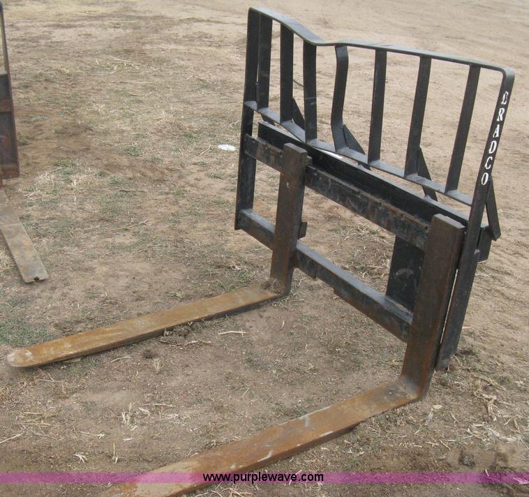image for item E3029 Bradco pallet fork skid steer attachment