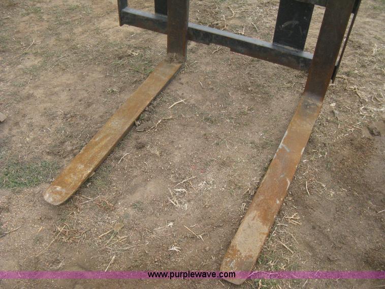 image for item E3029 Bradco pallet fork skid steer attachment