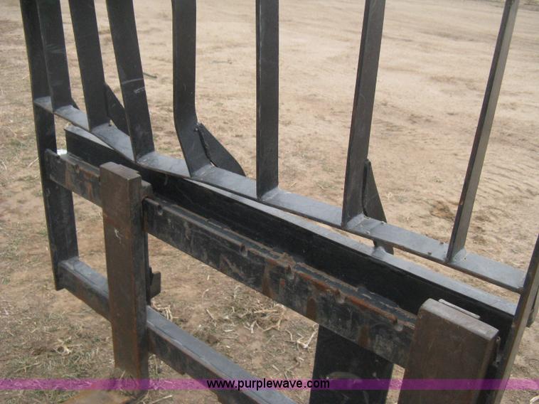 image for item E3029 Bradco pallet fork skid steer attachment