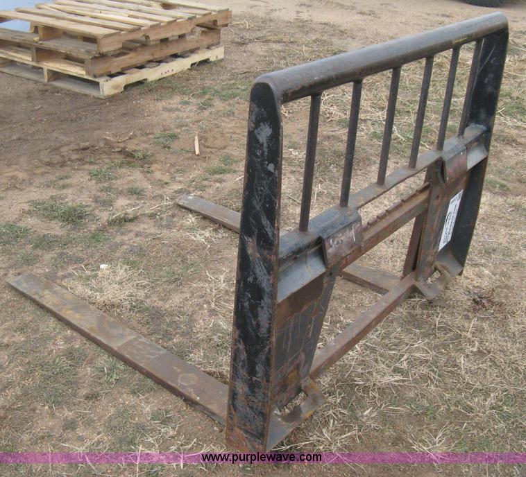 image for item E3030 Pallet fork skid steer attachment