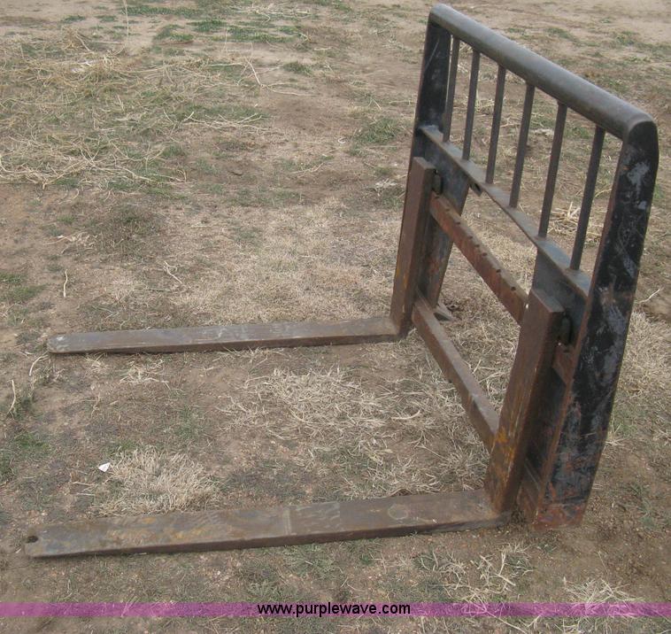 image for item E3030 Pallet fork skid steer attachment
