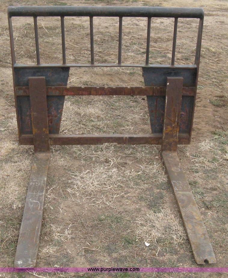 image for item E3030 Pallet fork skid steer attachment