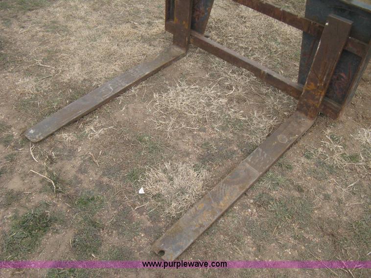 image for item E3030 Pallet fork skid steer attachment