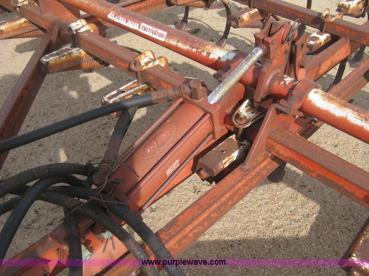 image for item E3035 International VibraShank cultivator