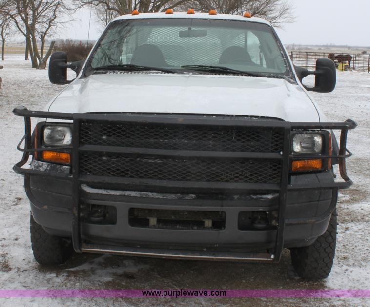 image for item E8383 2006 Ford F450 pickup truck