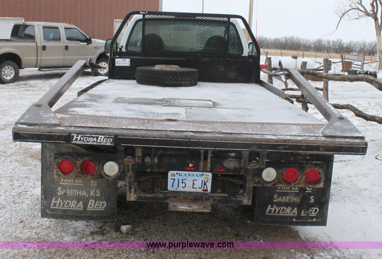 image for item E8383 2006 Ford F450 pickup truck