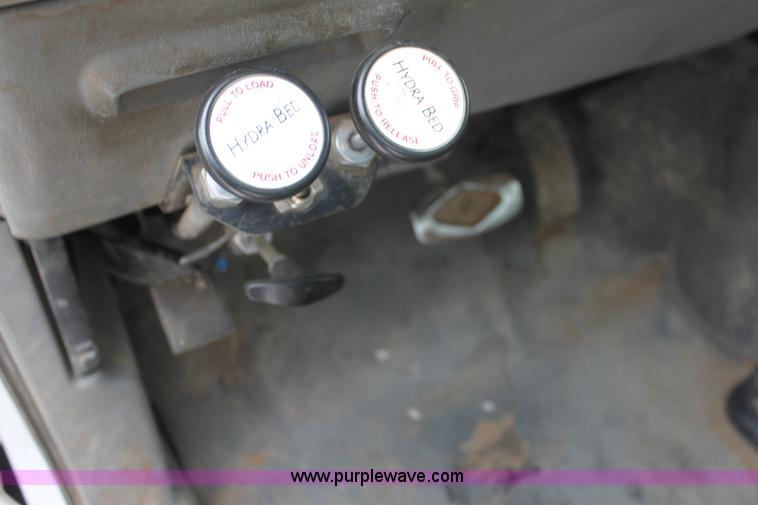 image for item E8383 2006 Ford F450 pickup truck