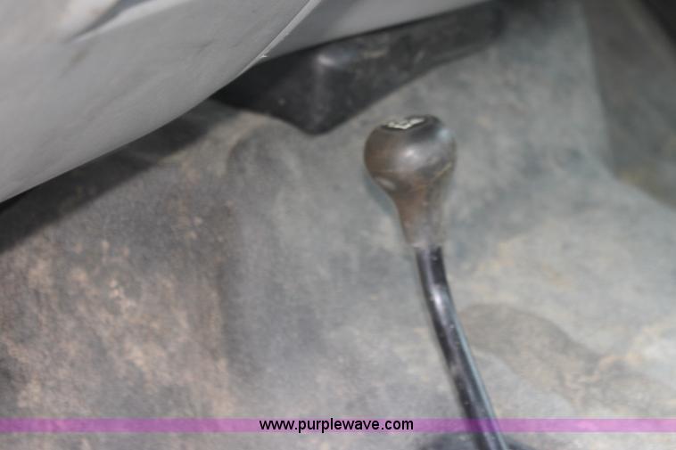 image for item E8383 2006 Ford F450 pickup truck