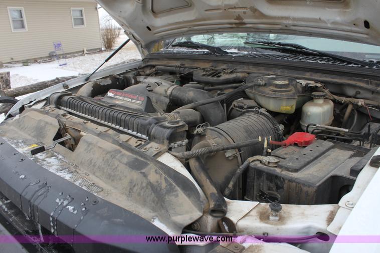 image for item E8383 2006 Ford F450 pickup truck