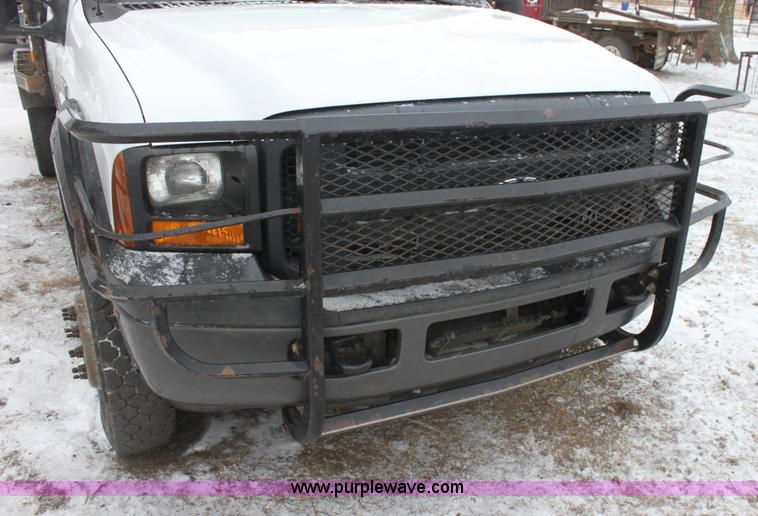 image for item E8383 2006 Ford F450 pickup truck
