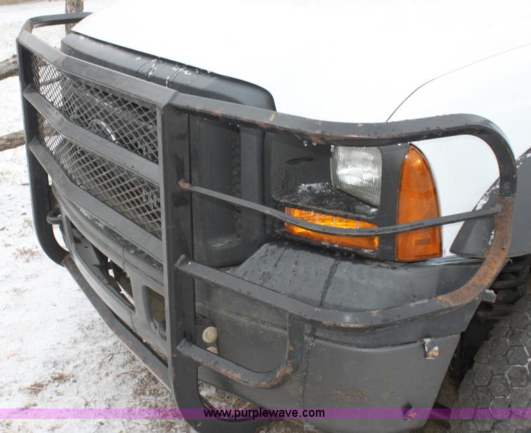 image for item E8383 2006 Ford F450 pickup truck
