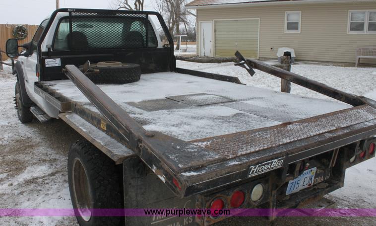 image for item E8383 2006 Ford F450 pickup truck