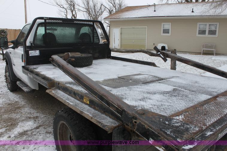 image for item E8383 2006 Ford F450 pickup truck