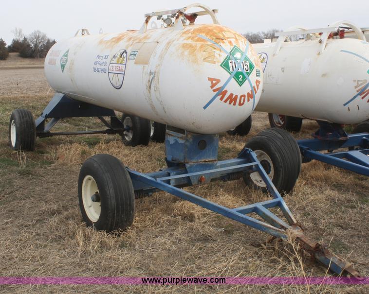 image for item F2794 1,000 gallon anhydrous ammonia tank
