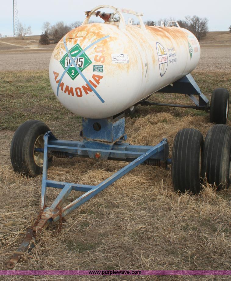 image for item F2794 1,000 gallon anhydrous ammonia tank