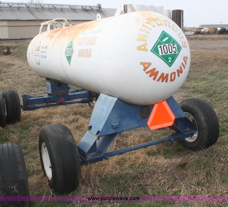 image for item F2794 1,000 gallon anhydrous ammonia tank