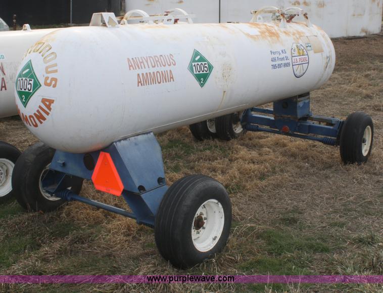 image for item F2794 1,000 gallon anhydrous ammonia tank