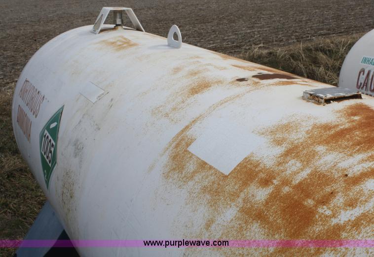 image for item F2794 1,000 gallon anhydrous ammonia tank