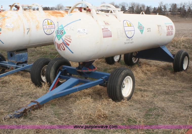 image for item F2795 1,000 gallon anhydrous ammonia tank