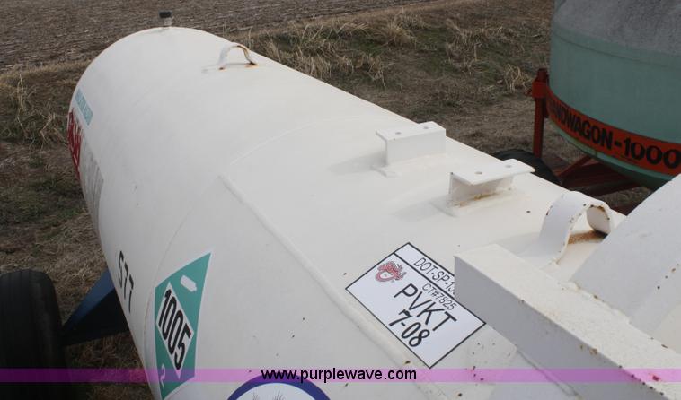 image for item F2795 1,000 gallon anhydrous ammonia tank