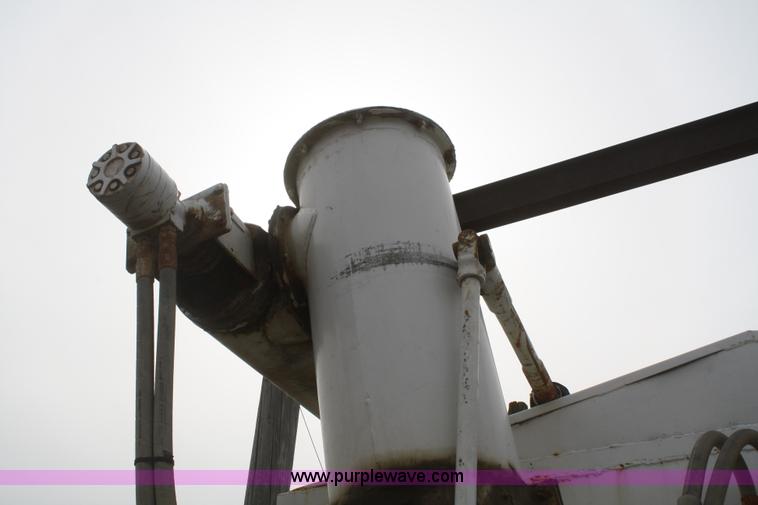 image for item F2828 Ray-Man dry fertilizer tender bed