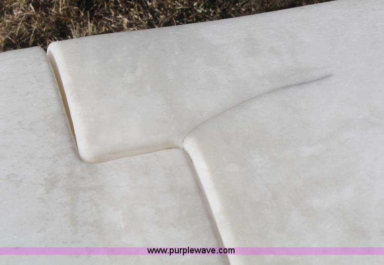 image for item F2887 Liquid tank truck bed