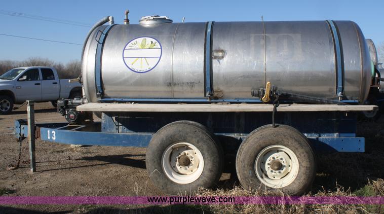 image for item F2994 Certified Equipment Mfg. 1,000 gallon nurse tank