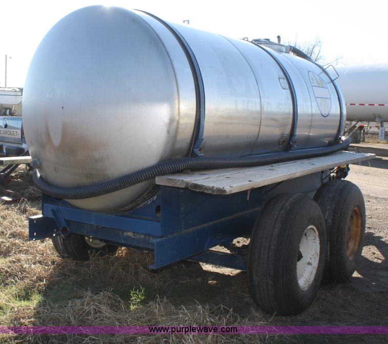 image for item F2994 Certified Equipment Mfg. 1,000 gallon nurse tank