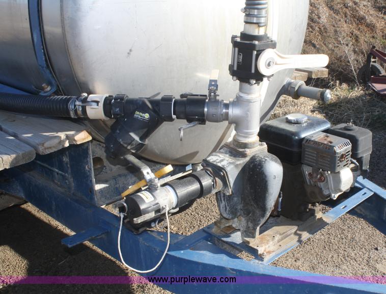 image for item F2994 Certified Equipment Mfg. 1,000 gallon nurse tank