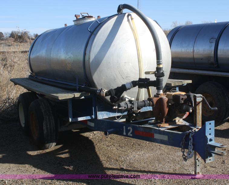 image for item F2995 Certified Equipment Mfg. 1,000 gallon nurse tank